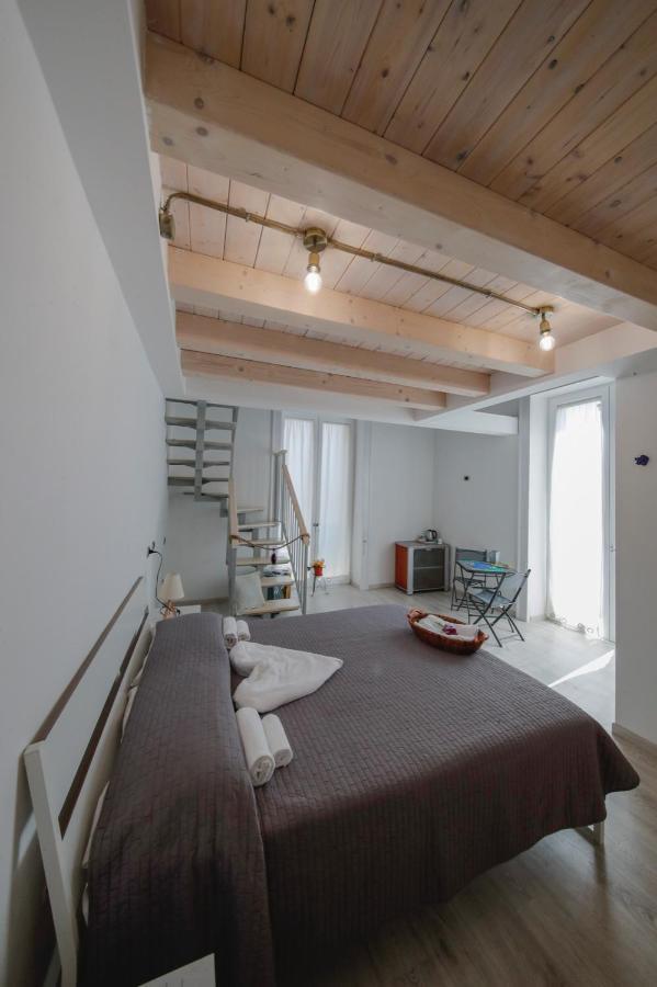 Bed And Breakfast I 7 Venti- 7 Winds Napoli Bagian luar foto